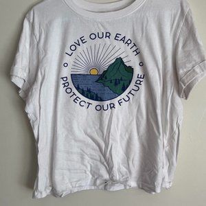 Love our earth Tee